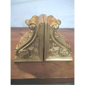 VINTAGE 1995 CBK LTD PAIR OF HEAVY RESIN FAUX GOLD ORNATE ACANTHUS LEAF BOOKENDS